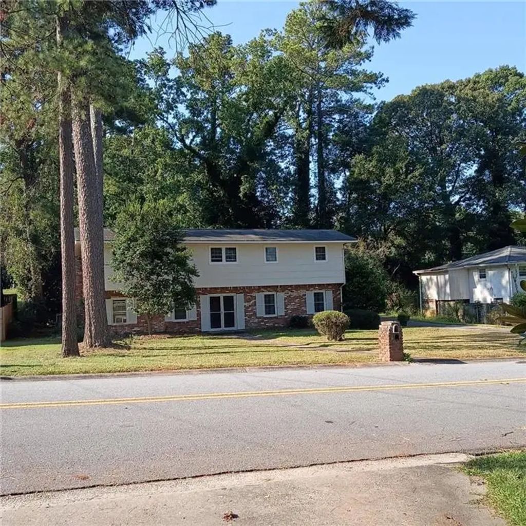 3034 Sunset Lane, East Point
