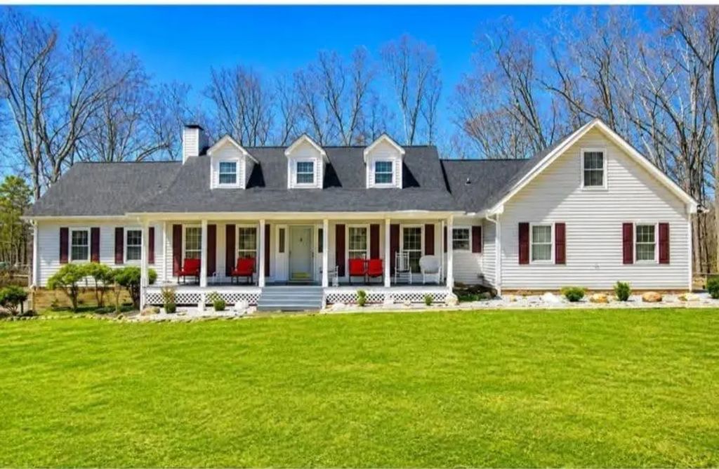 6450 Lake Sara Glen Drive, Douglasville