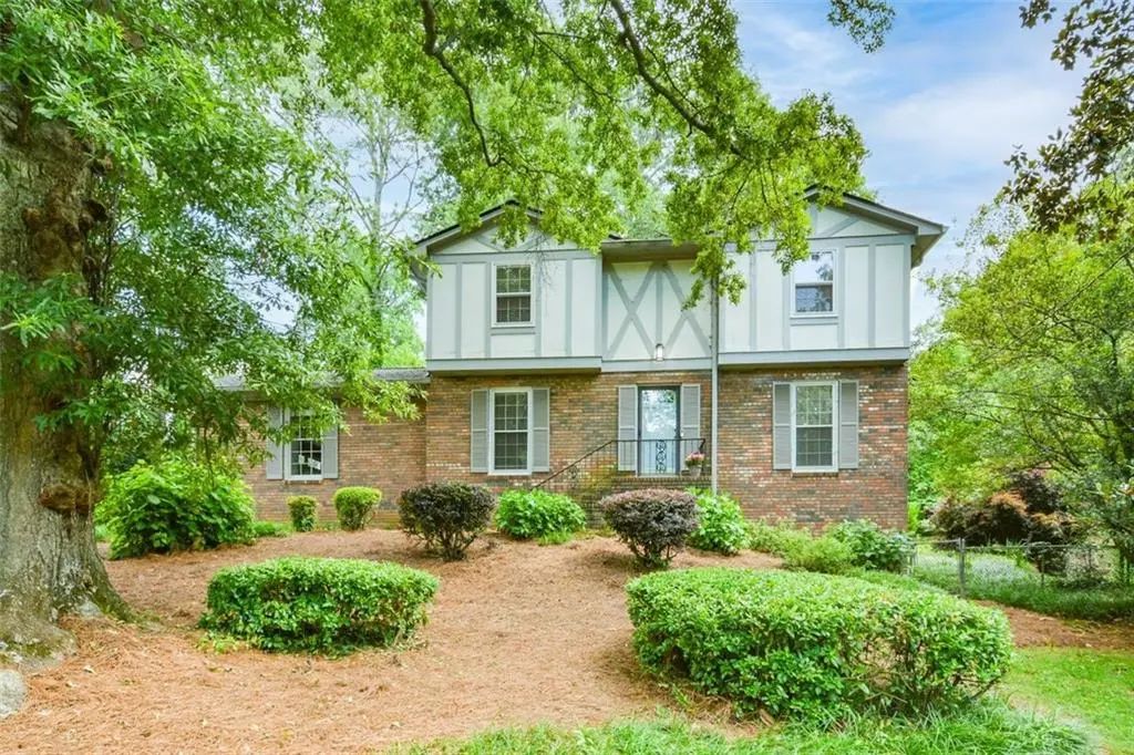 435 Stonebridge Drive, Roswell