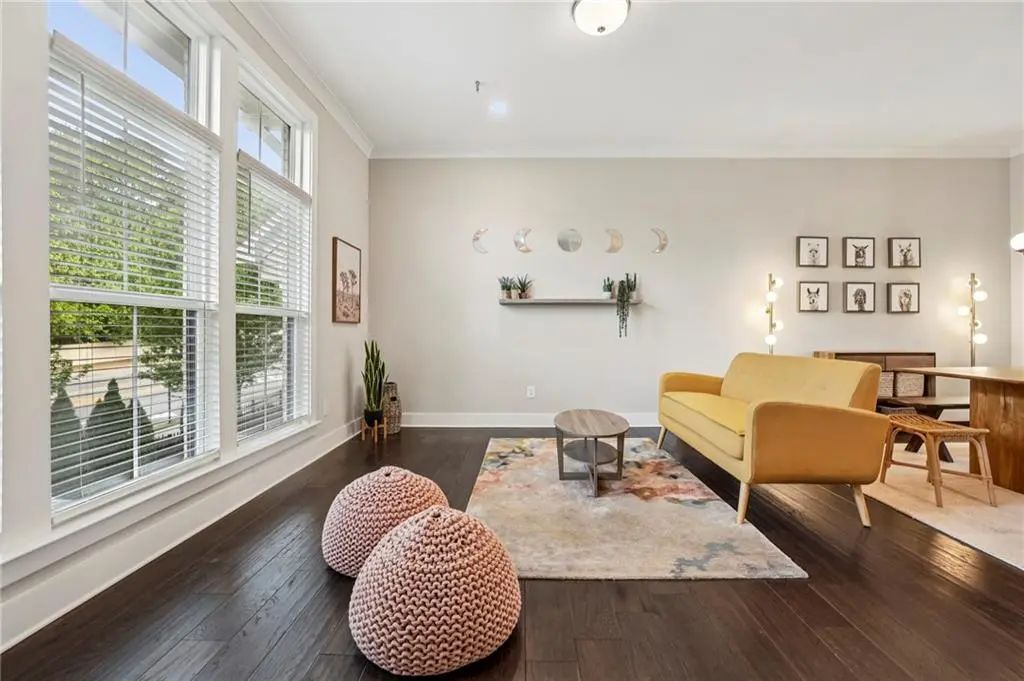 140 Fair View Circle, Roswell