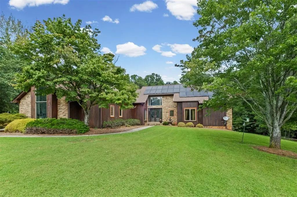 2320 Kitfox Circle, Cumming