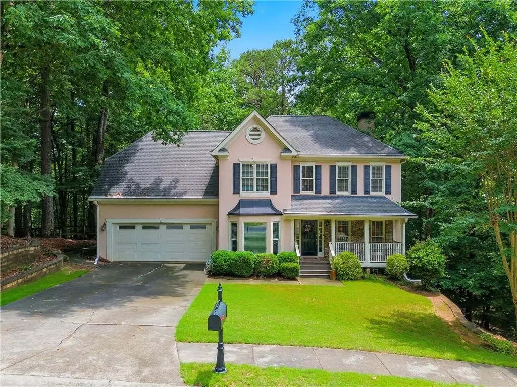 225 Colonial Drive, Woodstock