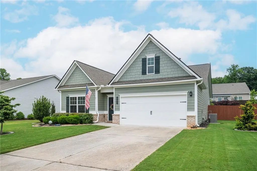 702 Owens Circle, Canton