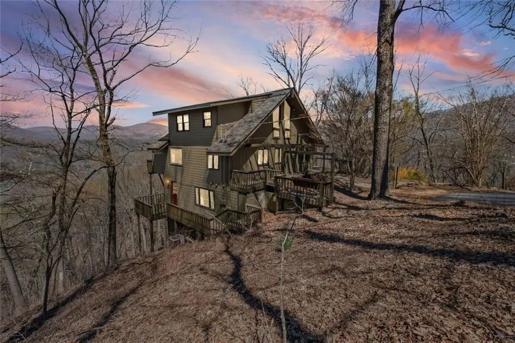 360 Locust Trail, Jasper
