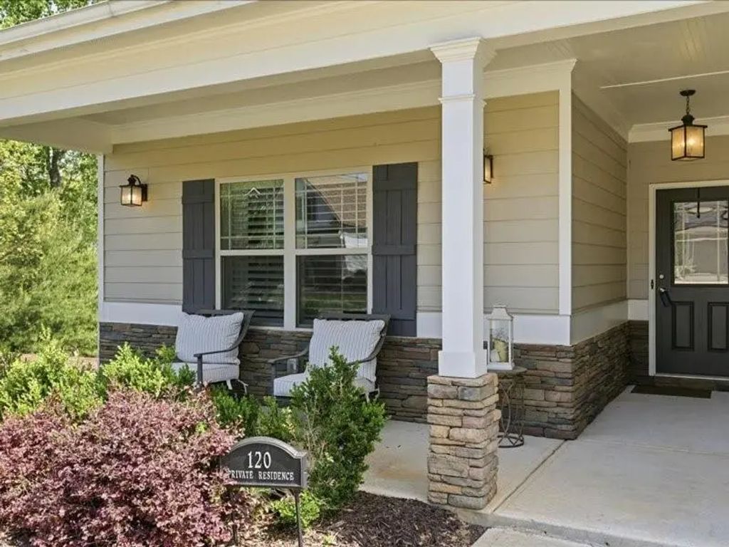120 Hawks Trail, Waleska