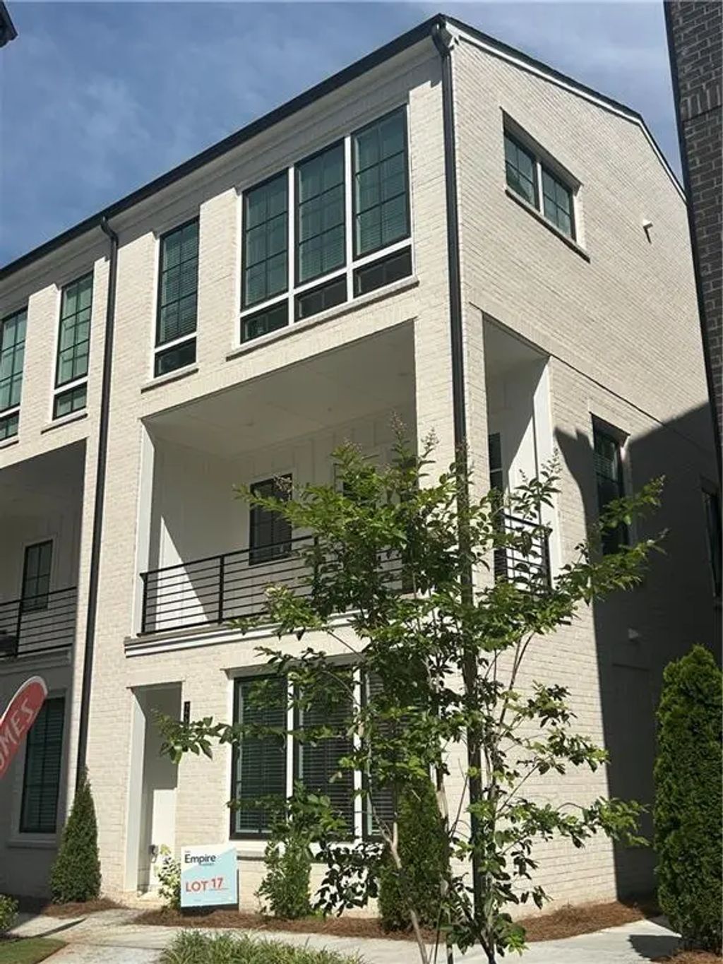 Unit 17 - 2628 Mackintosh Court, Brookhaven