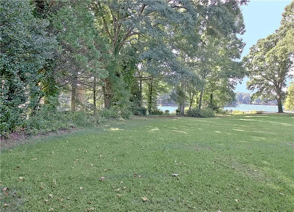 45 North Drive, Hampton