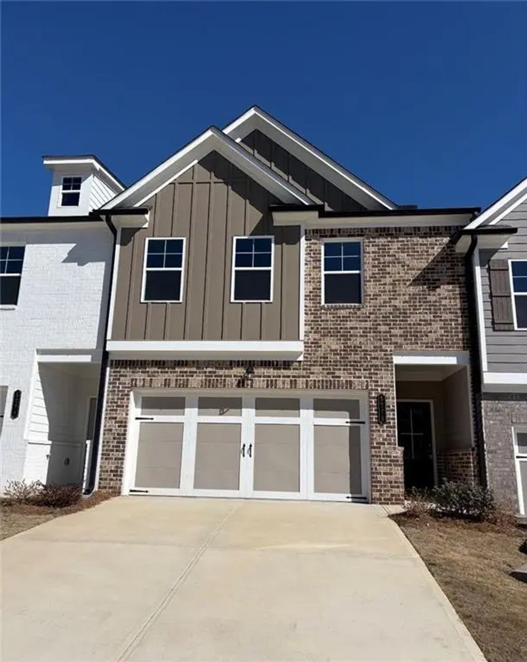 5278 Fox Den Road, Oakwood