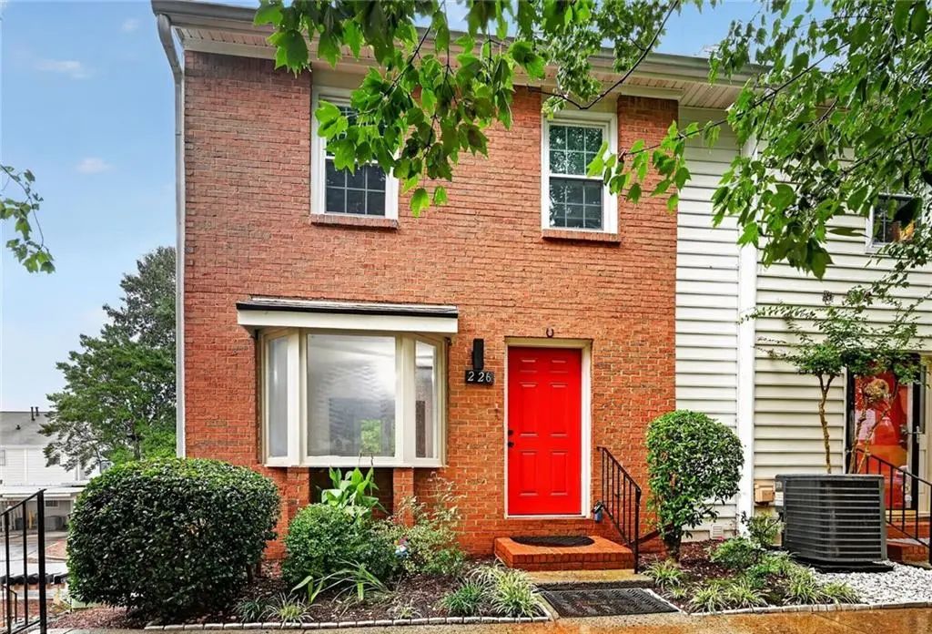 226 High Creek Drive, Roswell
