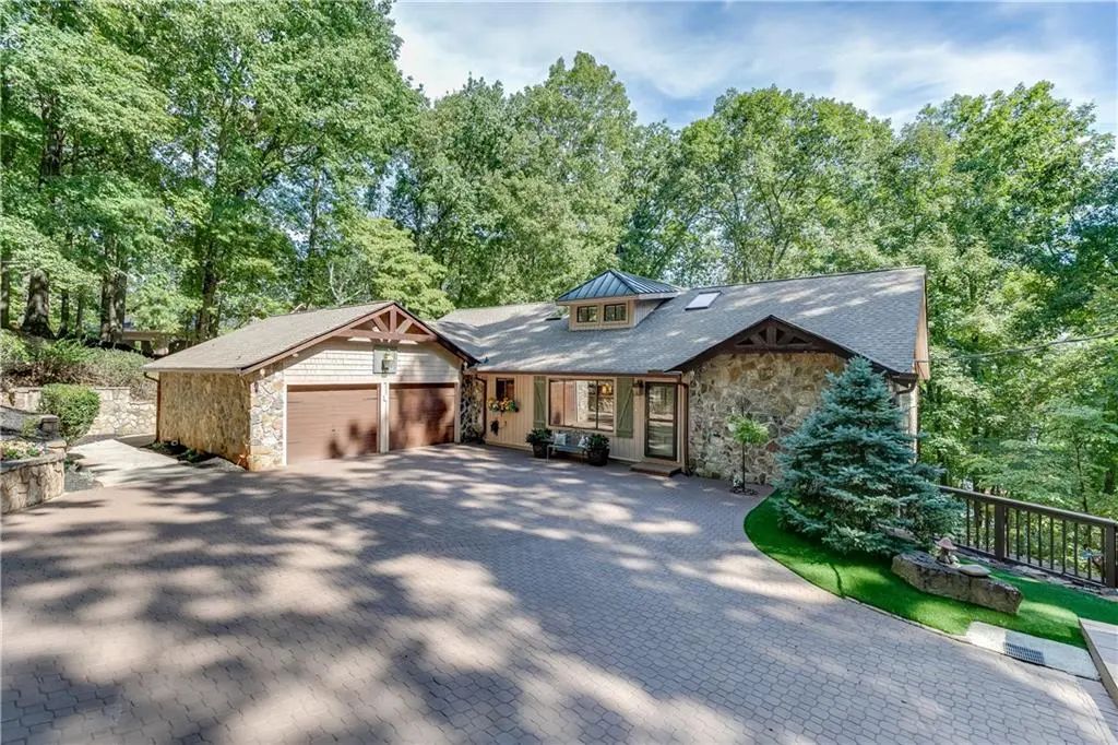 7565 Shadburn Ferry Road, Cumming