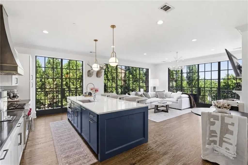 220 Vickery Falls Drive, Roswell
