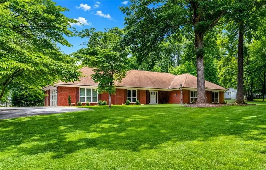 1020 Al Cove, Canton