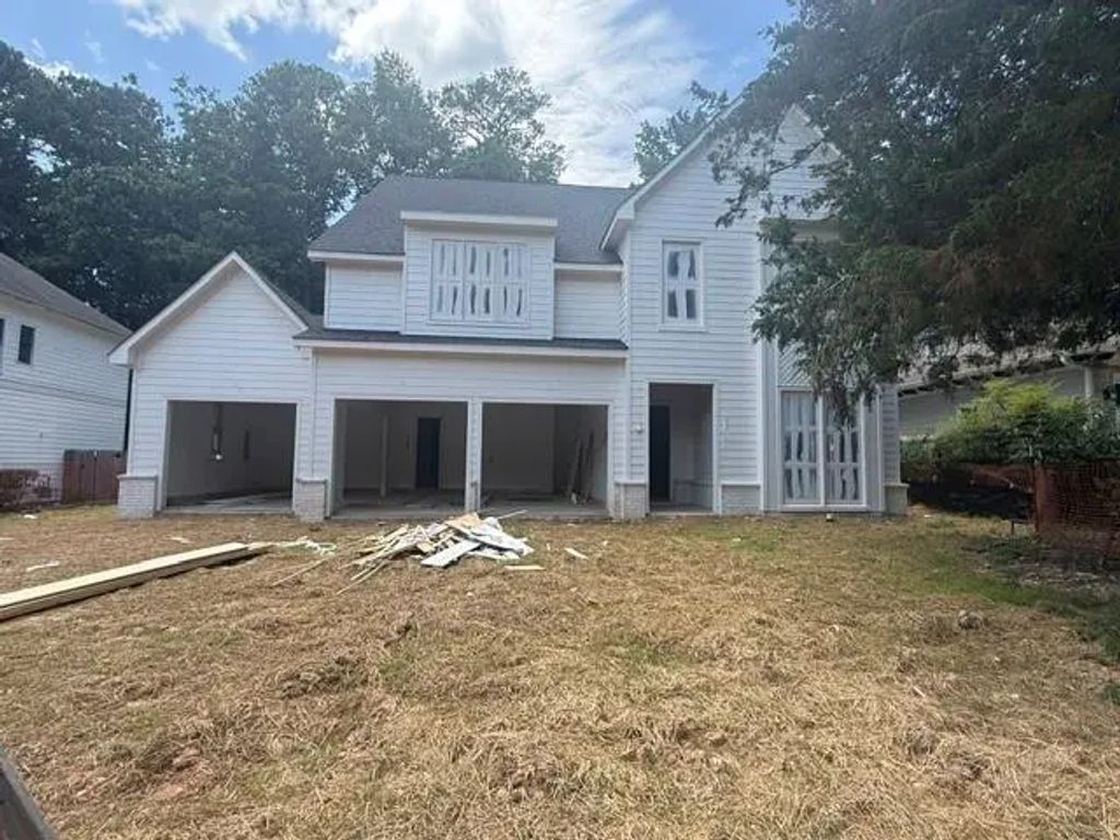 2932 Surrey Lane, Atlanta
