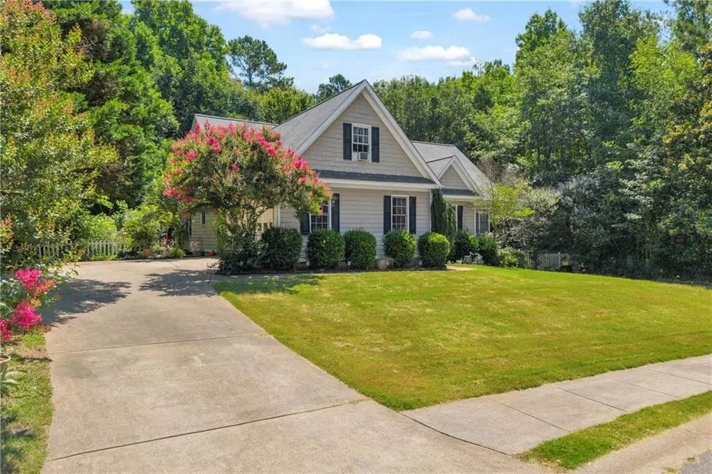 905 Daisy Lane, Athens