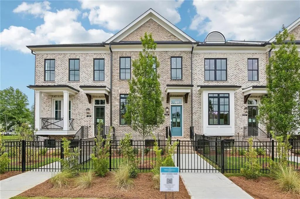 Unit 17 - 350 Crimson Pine Alley, Alpharetta