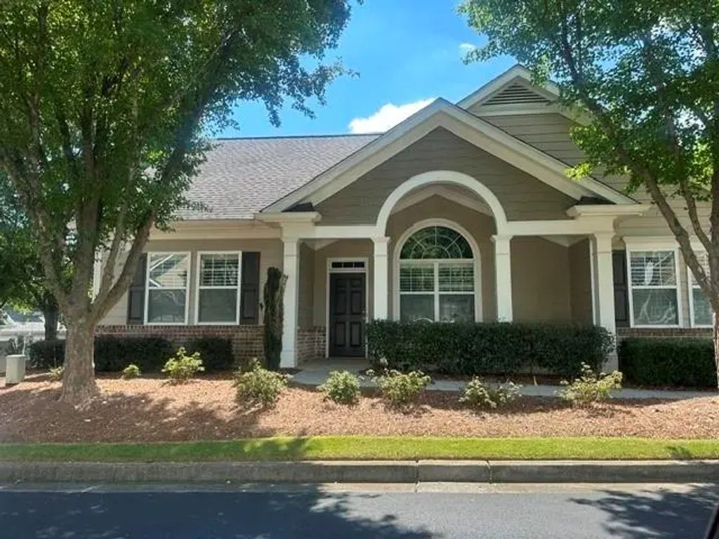 Unit 2004 - 2708 Grapevine Circle, Cumming