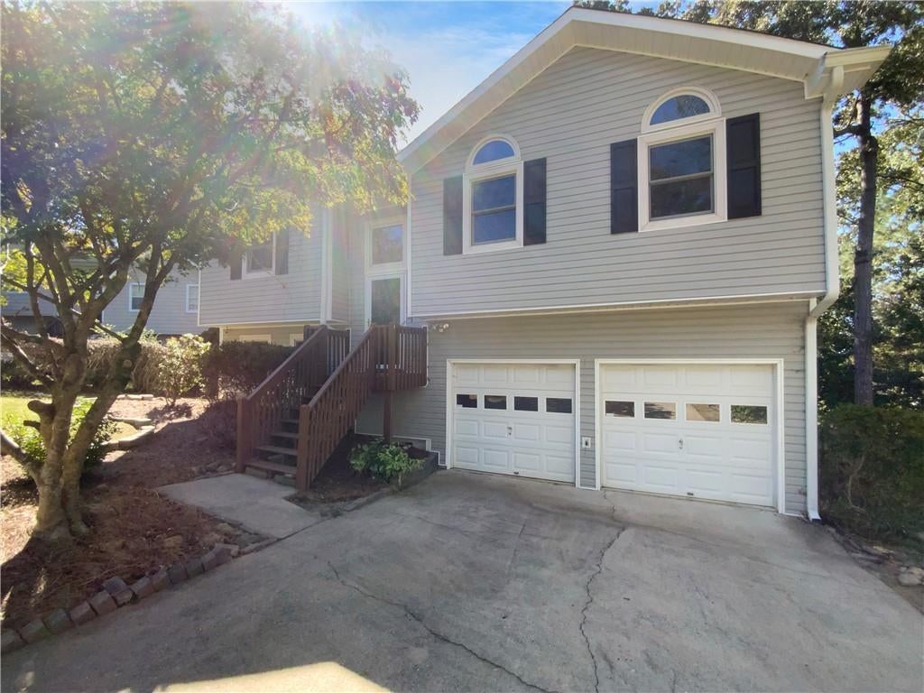 832 Overlook Trail, Canton