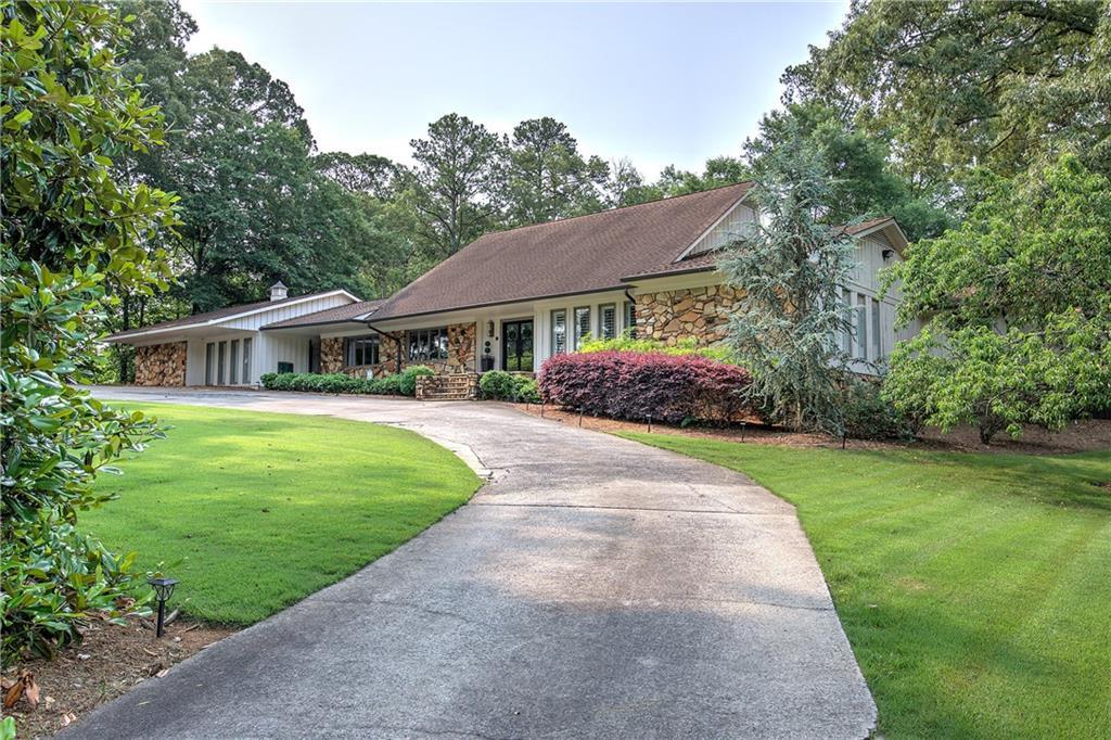 10 Woodland Drive, Cartersville