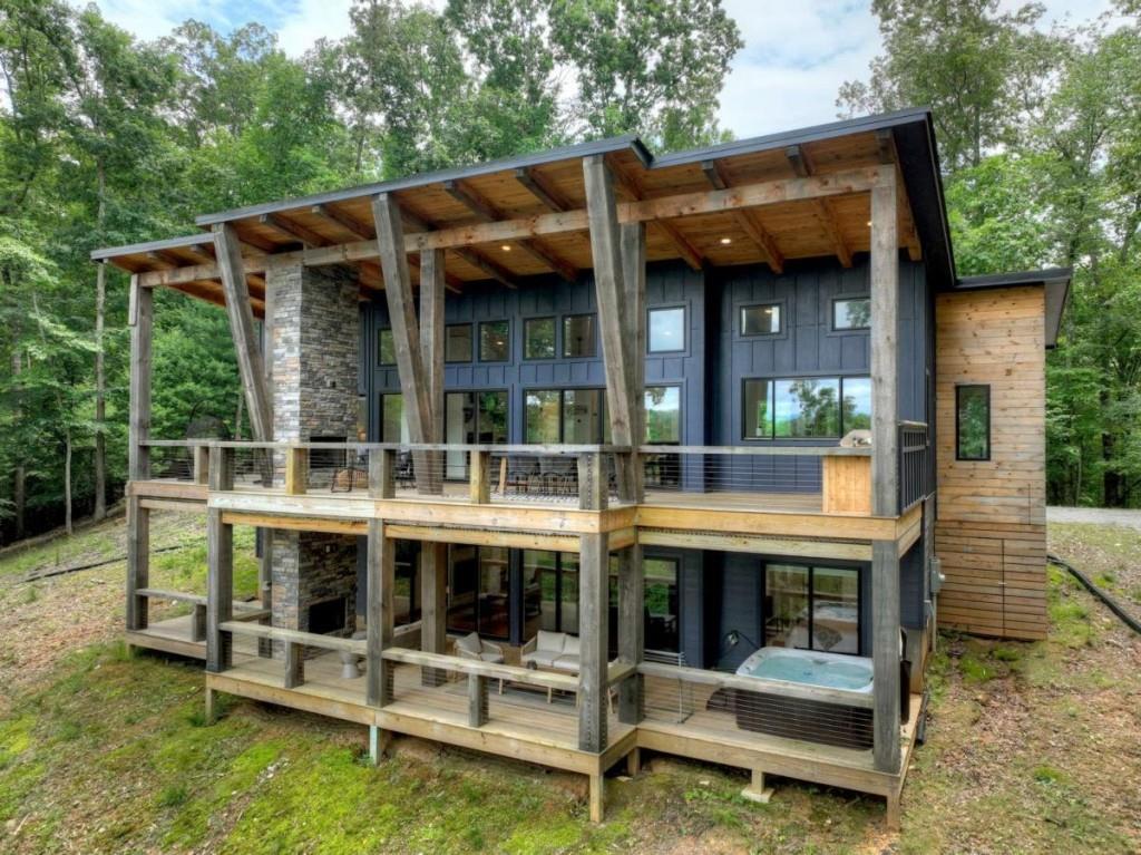 897 Faraday Drive, Ellijay