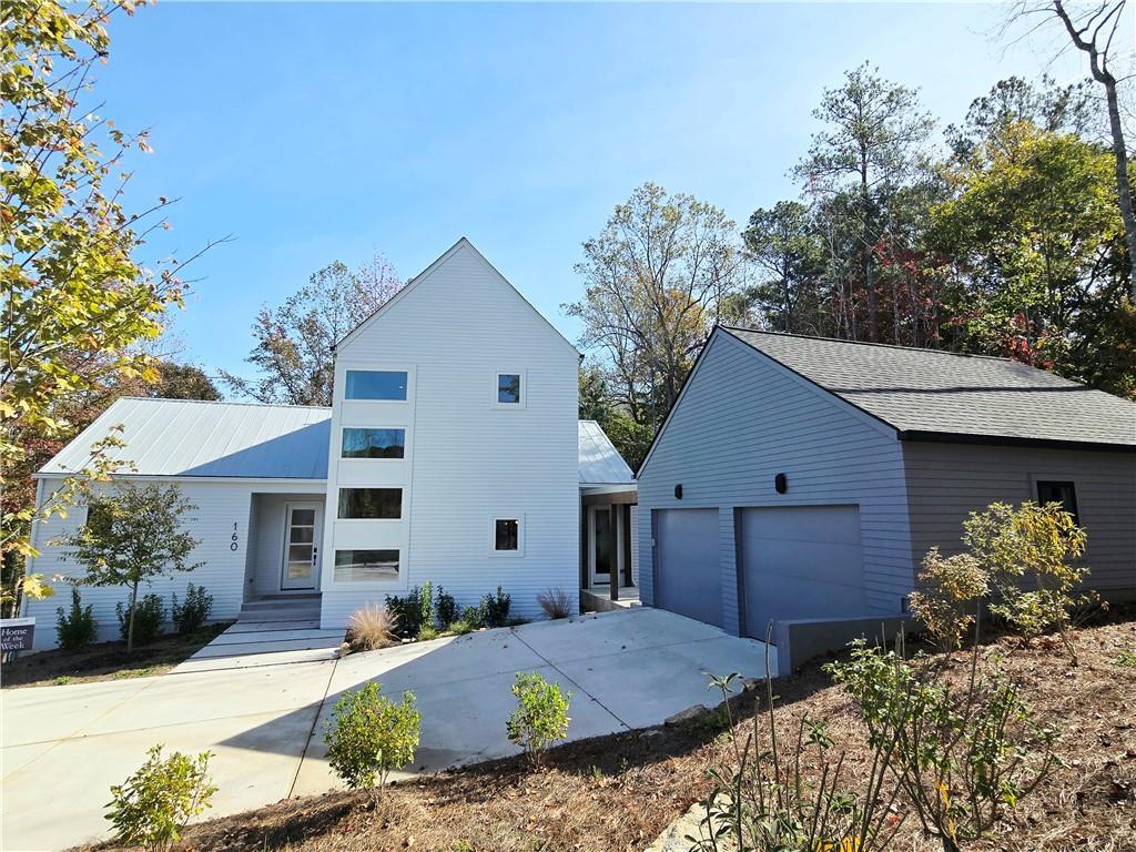 160 Cedarwood Lane, Roswell