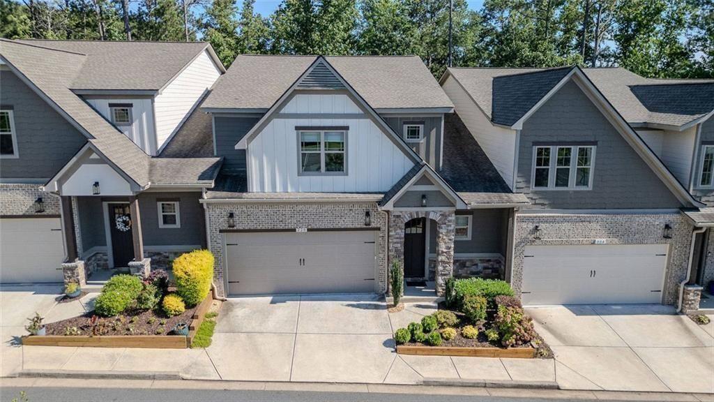 226 Heron Pointe View, Canton