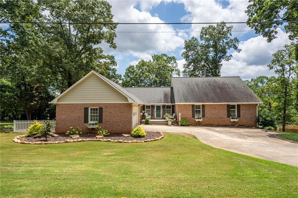 64 Virginia Circle, Cedartown