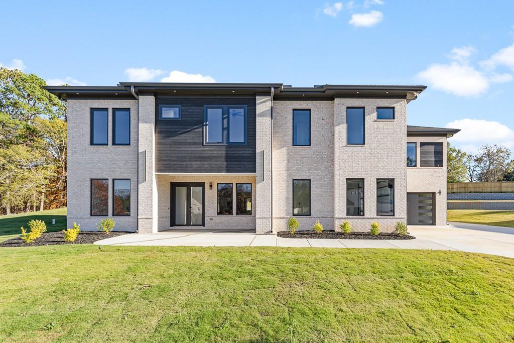 555 Versailles Drive, Auburn