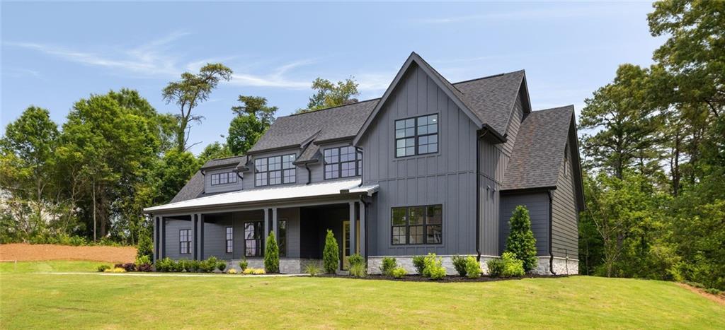 157 Palisade Drive Ne, Rydal