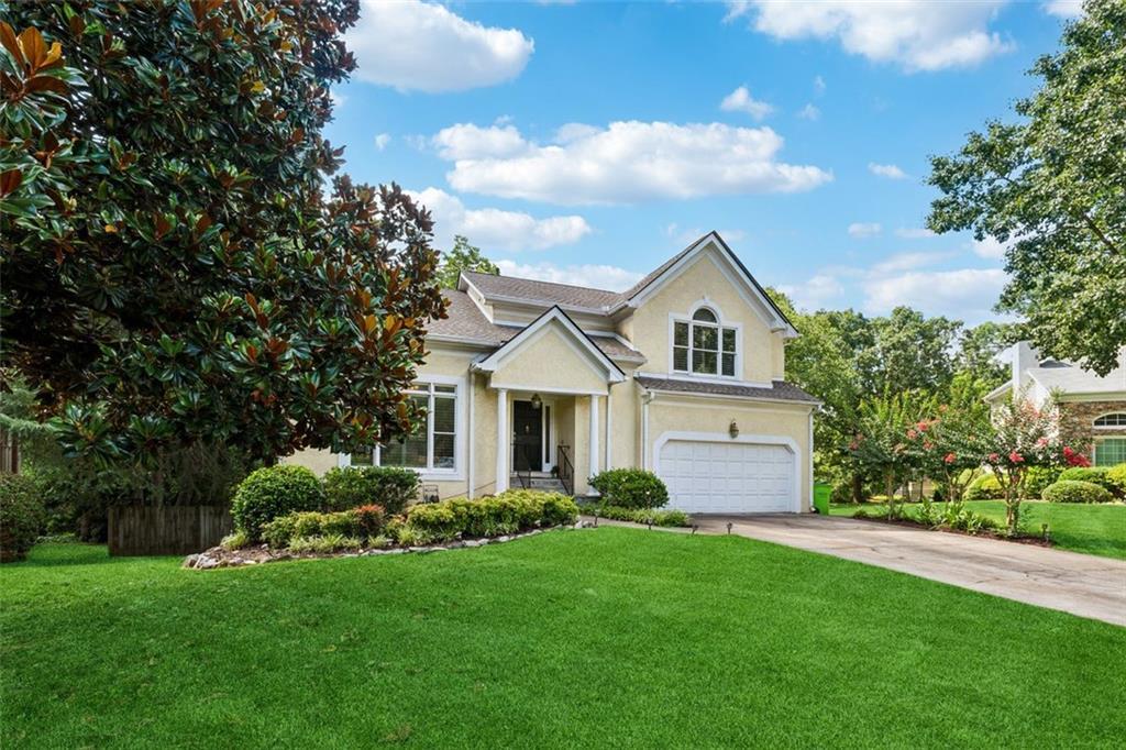 16 Ancient Oak Court Ne, Marietta