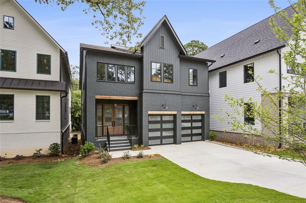 2591 Apple Valley Road, Brookhaven