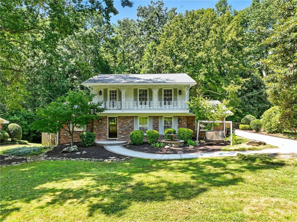 2202 Bonnavit Court, Atlanta