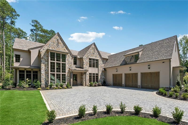 225 Maison Court, Roswell