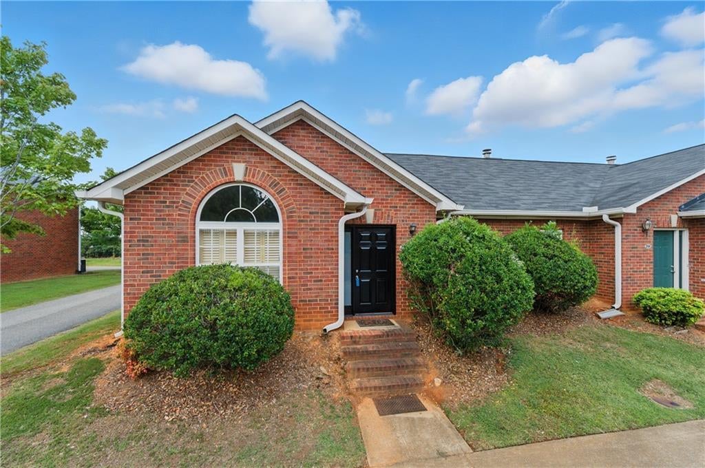 202 Mountain Chase, Cartersville
