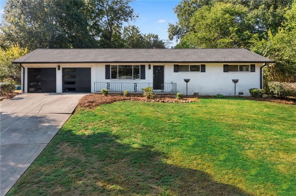 16 Greenbriar Avenue, Cartersville