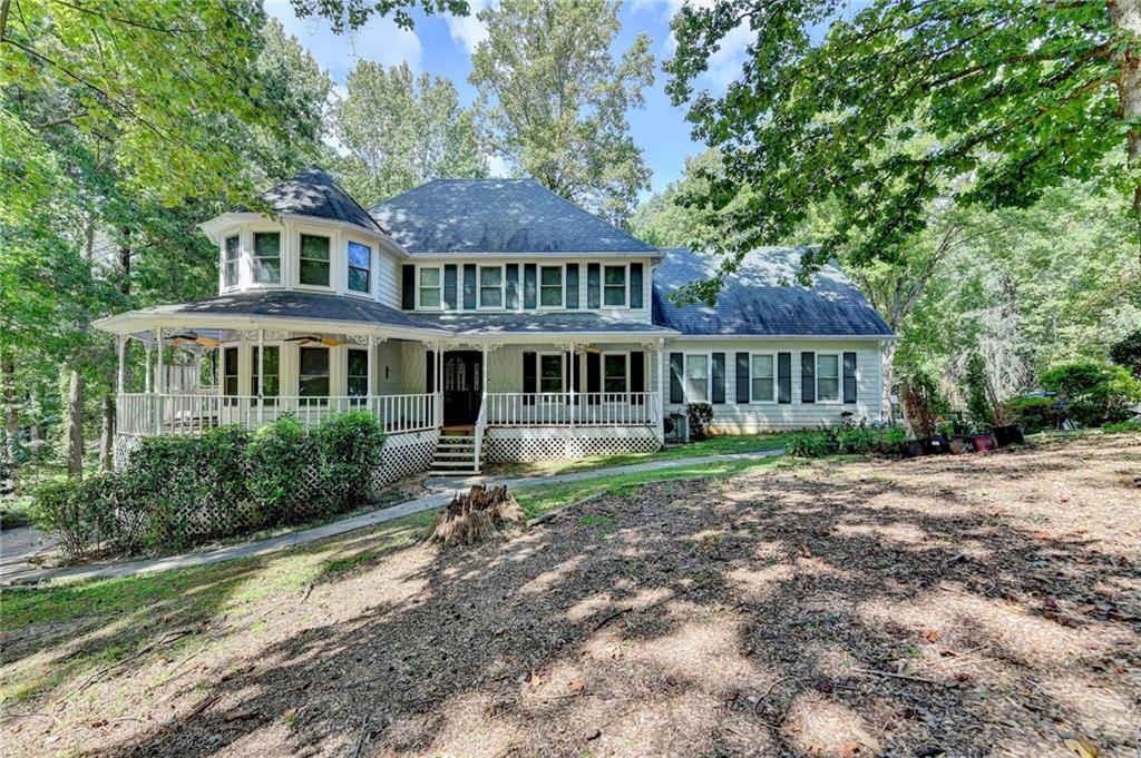 402 W Leslie Court, Woodstock