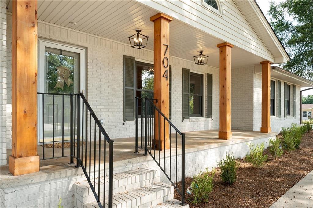 704 S Bartow Street, Cartersville