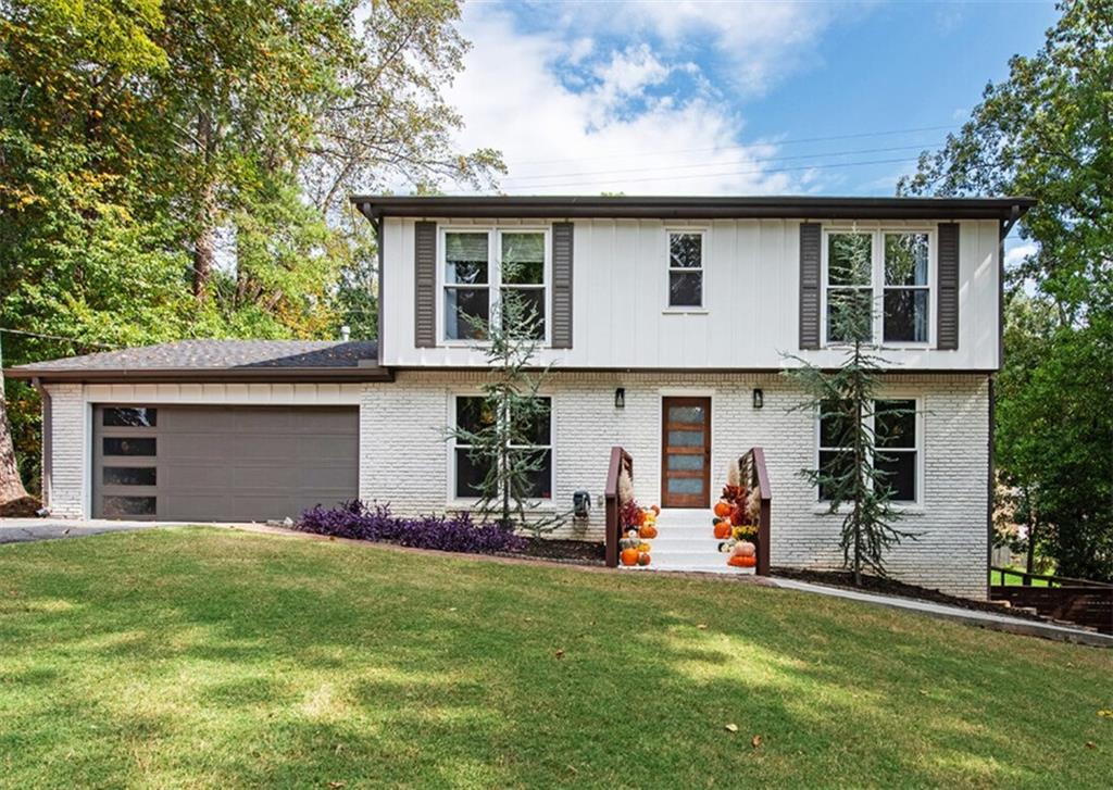 7249 Thornhill Lane, Atlanta