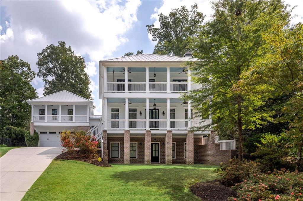 2827 Cravenridge Drive, Brookhaven