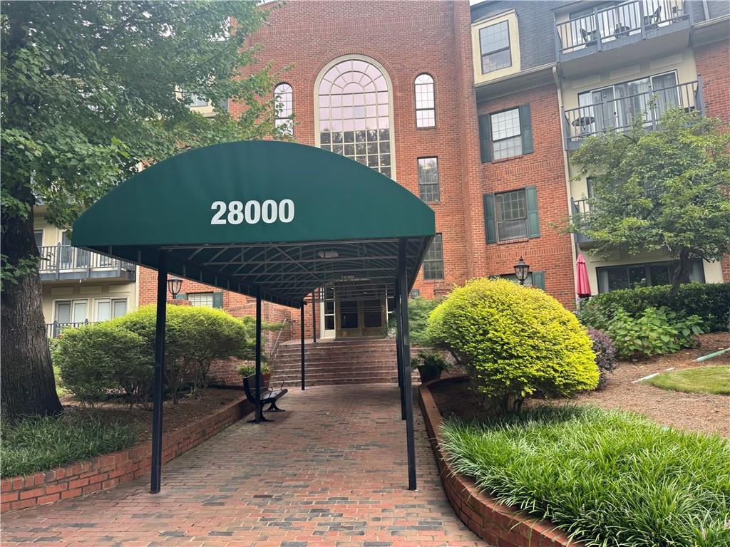 28112 Plantation Drive Ne, Atlanta