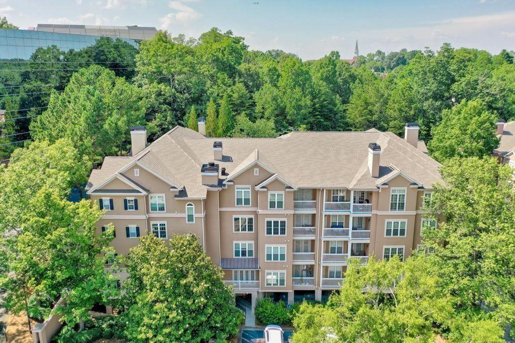 221 Ashford Circle, Dunwoody