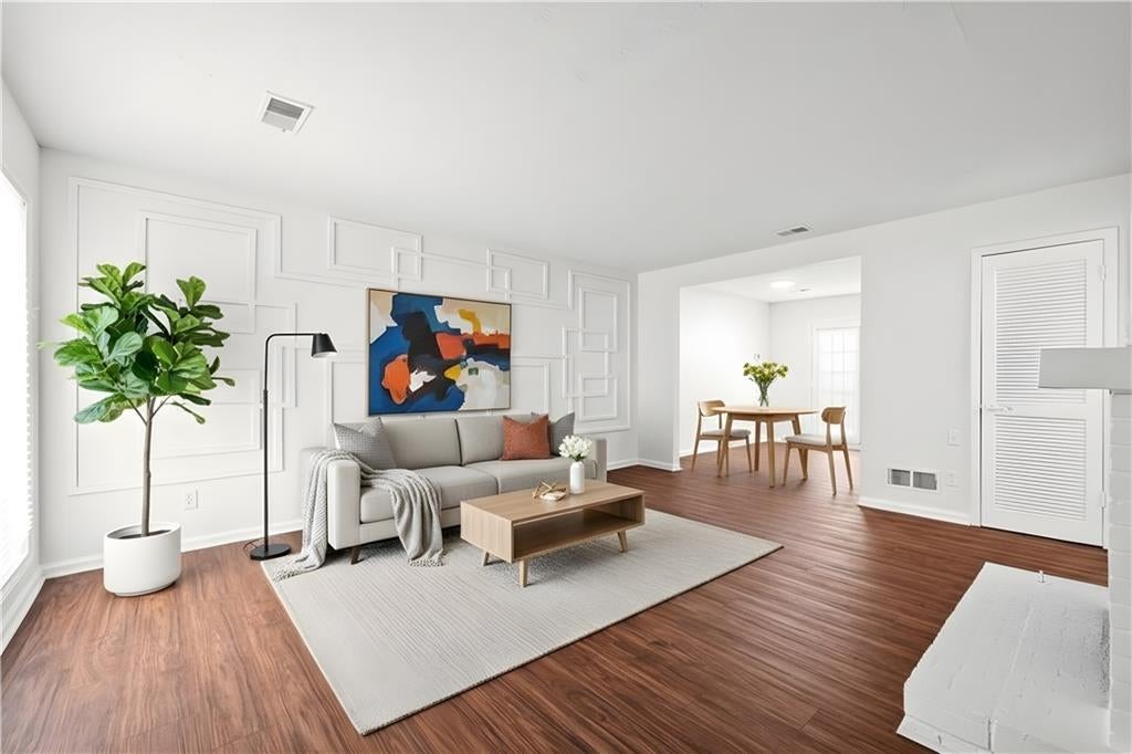 151 Old Ferry Way, Roswell