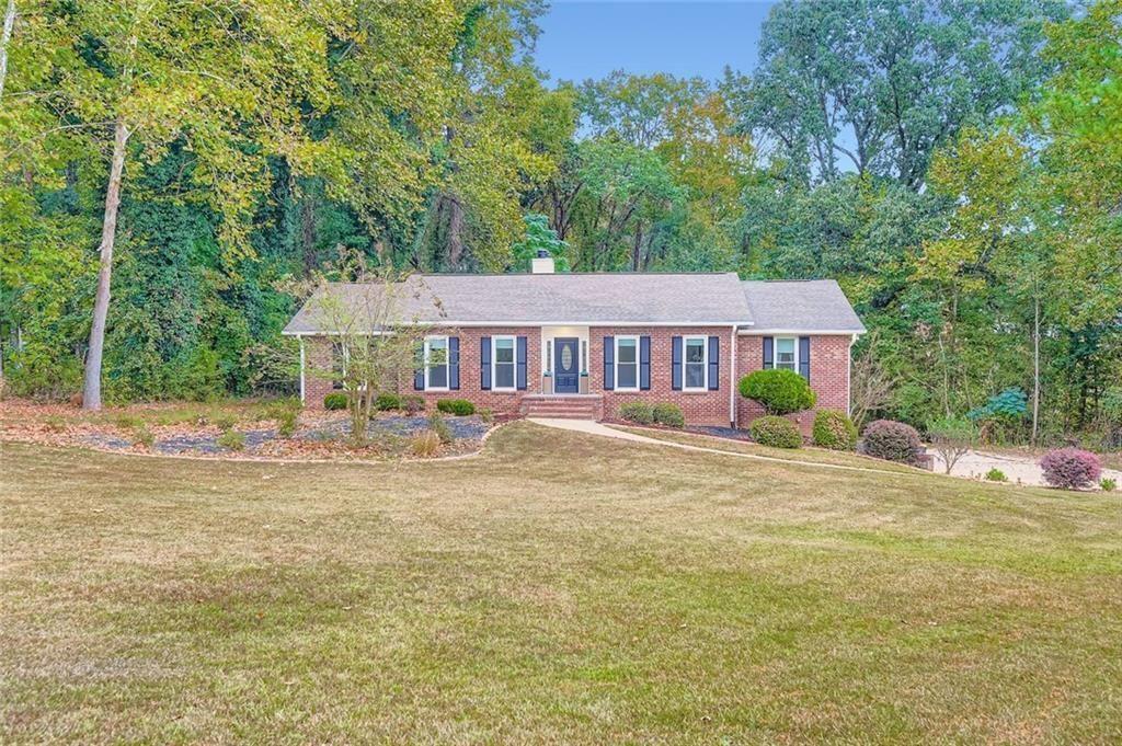 919 Kite Lake Trail, Fayetteville