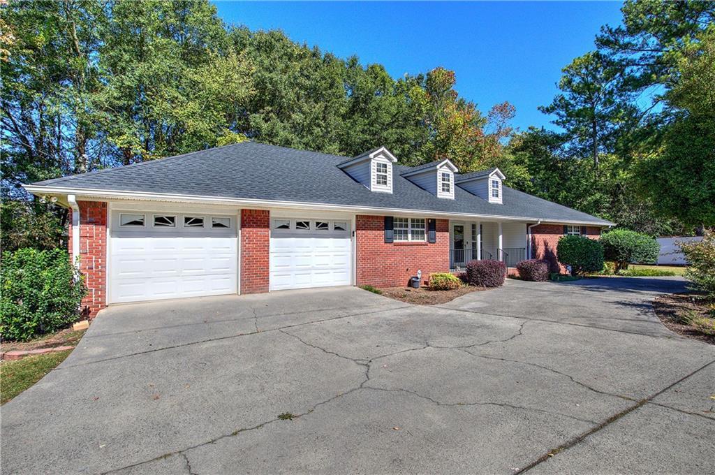 9 Greenbriar Avenue, Cartersville