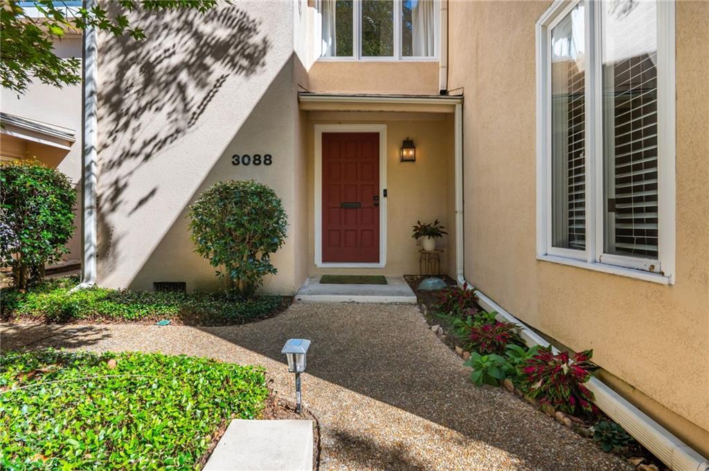 3088 Vinings Ferry Drive, Atlanta