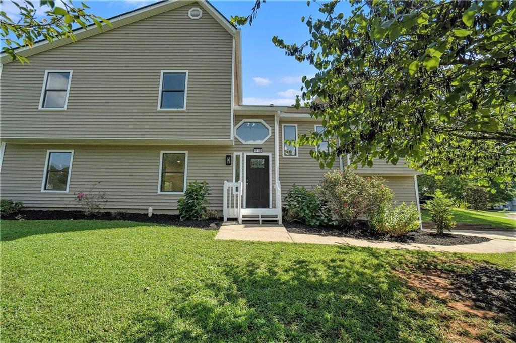 1100 Sallete Court, Marietta