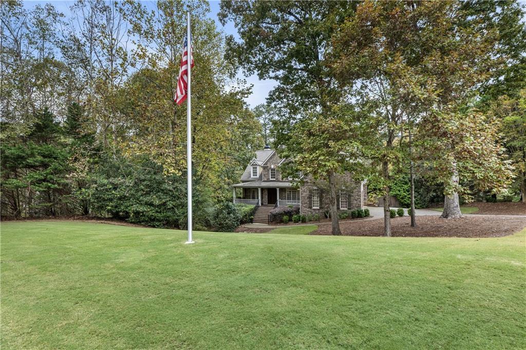 325 Taylor Glen Drive, Alpharetta