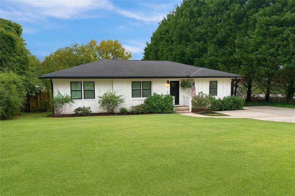 984 Valley Drive, Smyrna