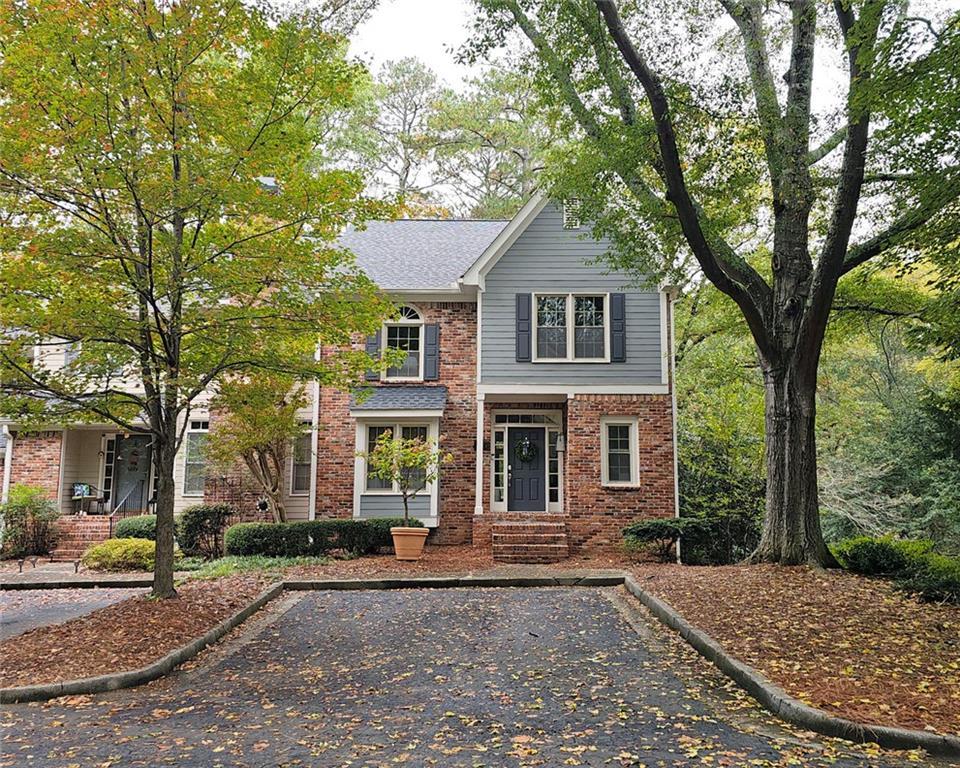 100 River Ridge Lane, Roswell