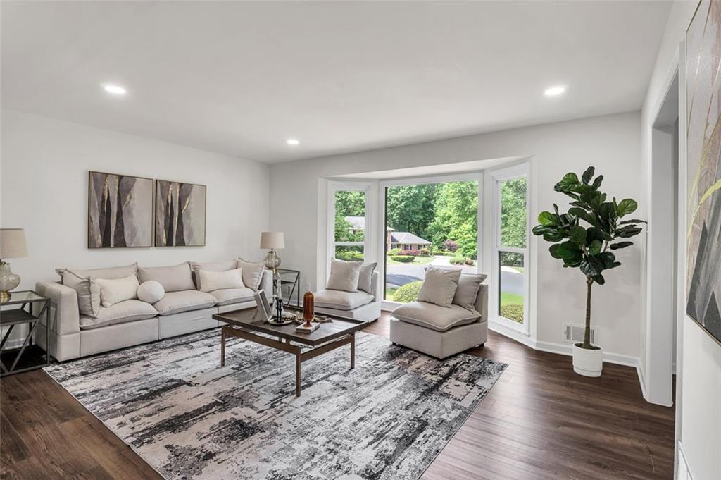 529 Greystone Trail, Marietta