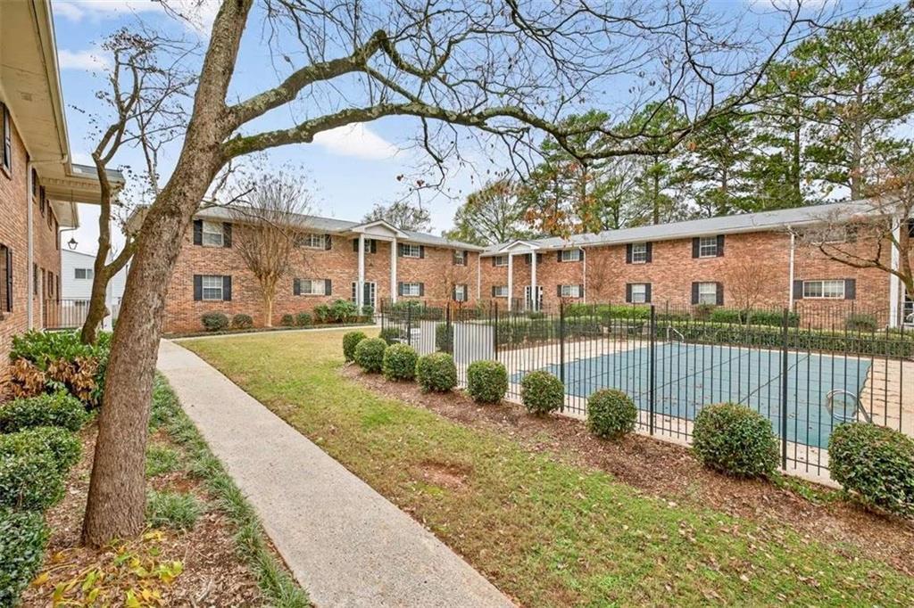 Unit B4 - 315 Hilderbrand Drive, Sandy Springs